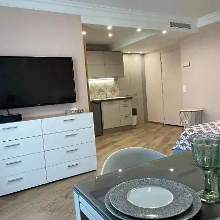 Super Avec Piscine A 60 M De La Διαμέρισμα *