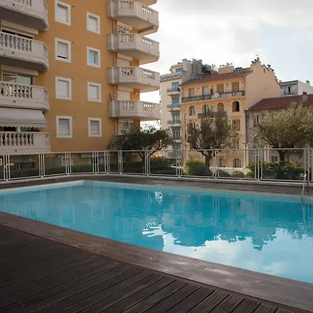 Super Avec Piscine A 60 M De La * Νίκαια